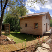 Chalet-gîte Mauve hébergement chambre d'hôtes à 1h de Lyon - Pilat Loire séjour week-end en couple en famille ou entre amis en pleine nature