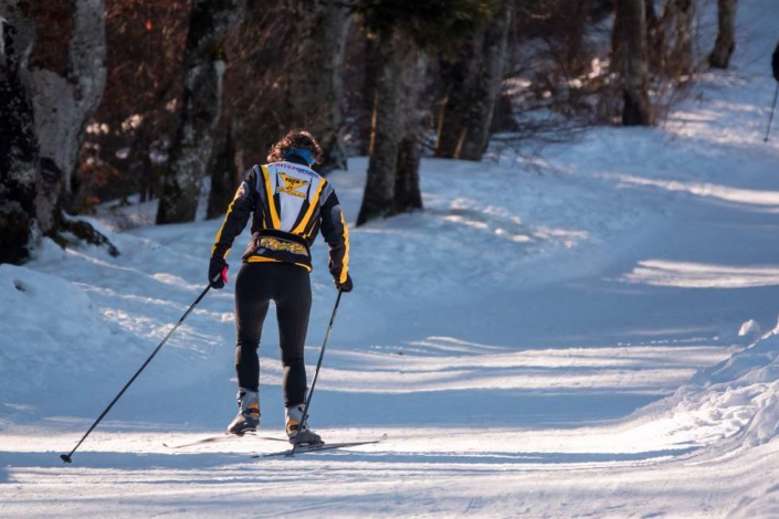 Ski de fond_BCollot Ski de fond dans la neige en hiver Parc Naturel du Pilat à 1h de Lyon à St Régis du Coin