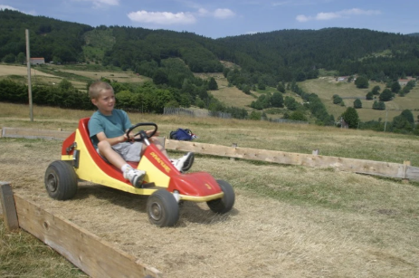 Deval’Kart activité en famille avec les enfants Pilat Deval'Kart activité en famille avec les enfants Pilat