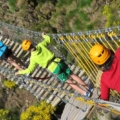 Via ferrata en famille avec les enfants entre amis activité Pilat