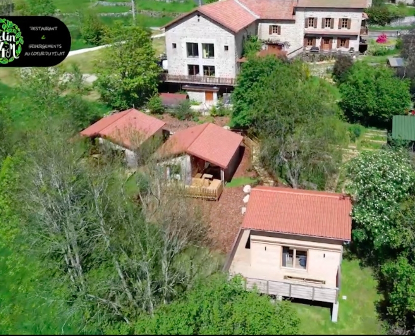 Location gîte grande capacité 22 personnes proche Lyon